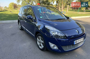 Минивэн Renault Scenic 2011 в 
