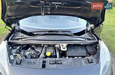 Минивэн Renault Scenic 2014 в 