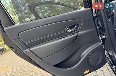 Минивэн Renault Scenic 2013 в 