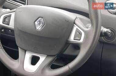 Минивэн Renault Scenic 2011 в 