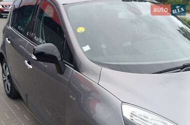 Минивэн Renault Scenic 2011 в 