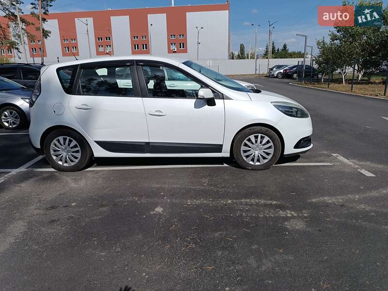 Минивэн Renault Scenic 2012 в Малине
