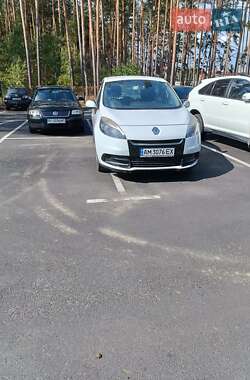 Мінівен Renault Scenic 2012 в Малині