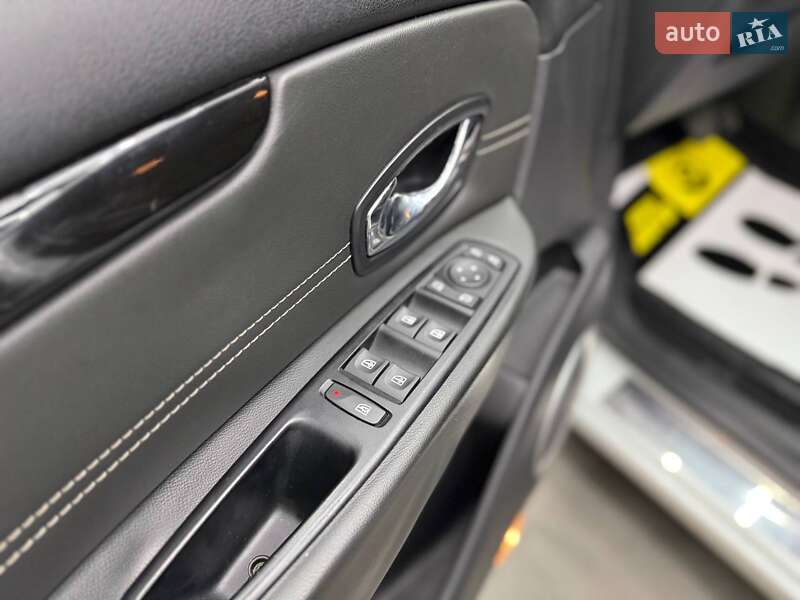 Минивэн Renault Scenic 2012 в Черновцах