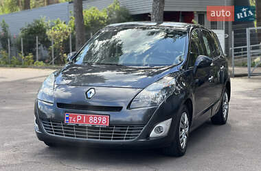 Минивэн Renault Scenic 2009 в 