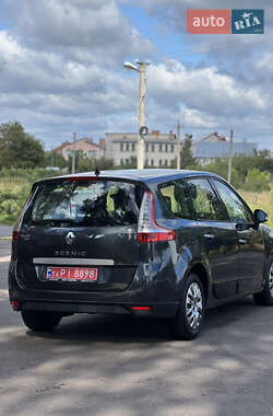 Минивэн Renault Scenic 2009 в 
