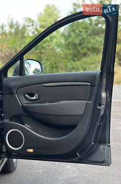 Минивэн Renault Scenic 2009 в 