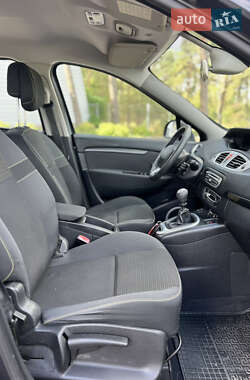 Минивэн Renault Scenic 2009 в 