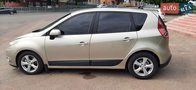 Минивэн Renault Scenic 2011 в Овруче