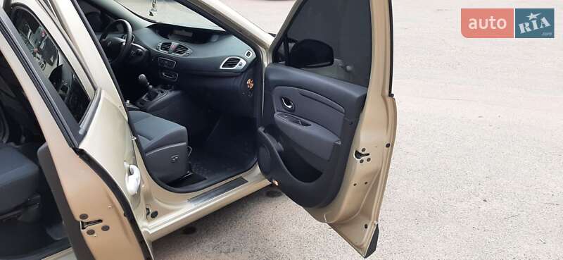 Минивэн Renault Scenic 2011 в Овруче