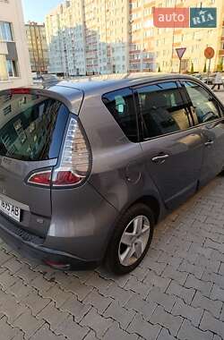 Минивэн Renault Scenic 2015 в 