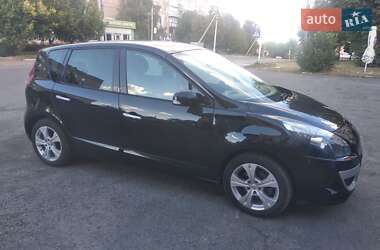 Минивэн Renault Scenic 2011 в 