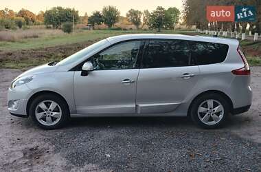 Минивэн Renault Scenic 2010 в 