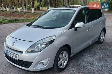 Минивэн Renault Scenic 2010 в Млинове