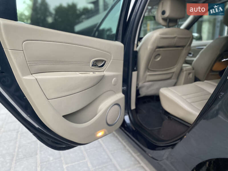 Минивэн Renault Scenic 2011 в Ровно