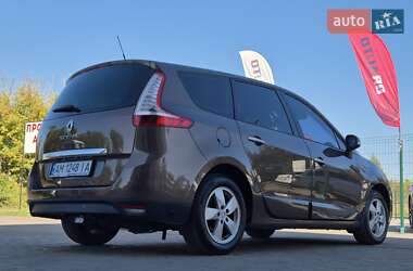 Минивэн Renault Scenic 2010 в 