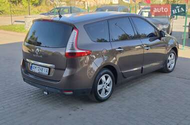 Минивэн Renault Scenic 2010 в 