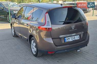 Минивэн Renault Scenic 2010 в 