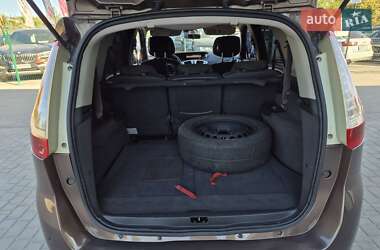 Минивэн Renault Scenic 2010 в 