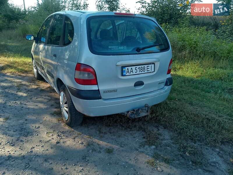 Минивэн Renault Scenic 2000 в 