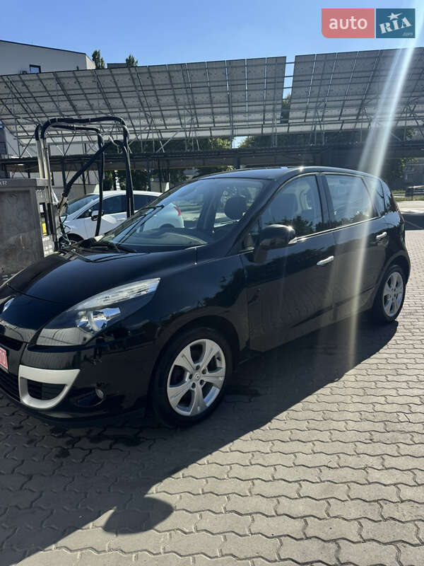 Минивэн Renault Scenic 2011 в Луцке