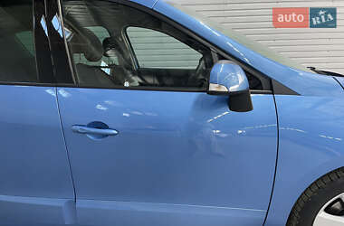 Минивэн Renault Scenic 2013 в 