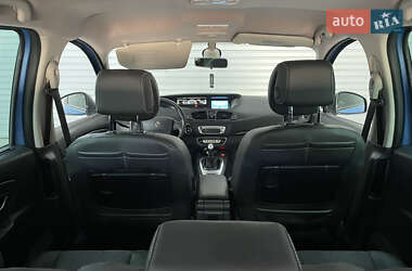 Минивэн Renault Scenic 2013 в 