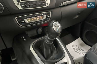 Минивэн Renault Scenic 2013 в 