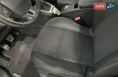 Минивэн Renault Scenic 2013 в 