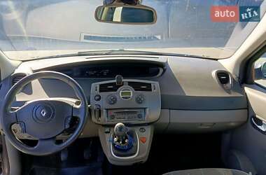 Минивэн Renault Scenic 2004 в 