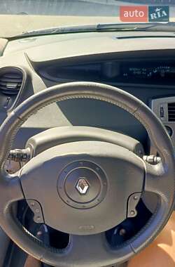 Минивэн Renault Scenic 2004 в 