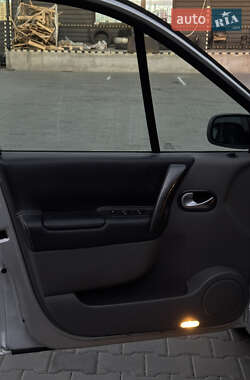 Минивэн Renault Scenic 2005 в 