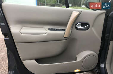 Минивэн Renault Scenic 2005 в 