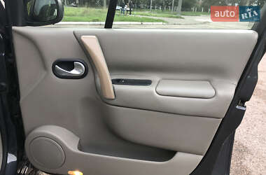 Минивэн Renault Scenic 2005 в 
