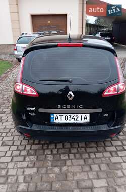 Минивэн Renault Scenic 2011 в 