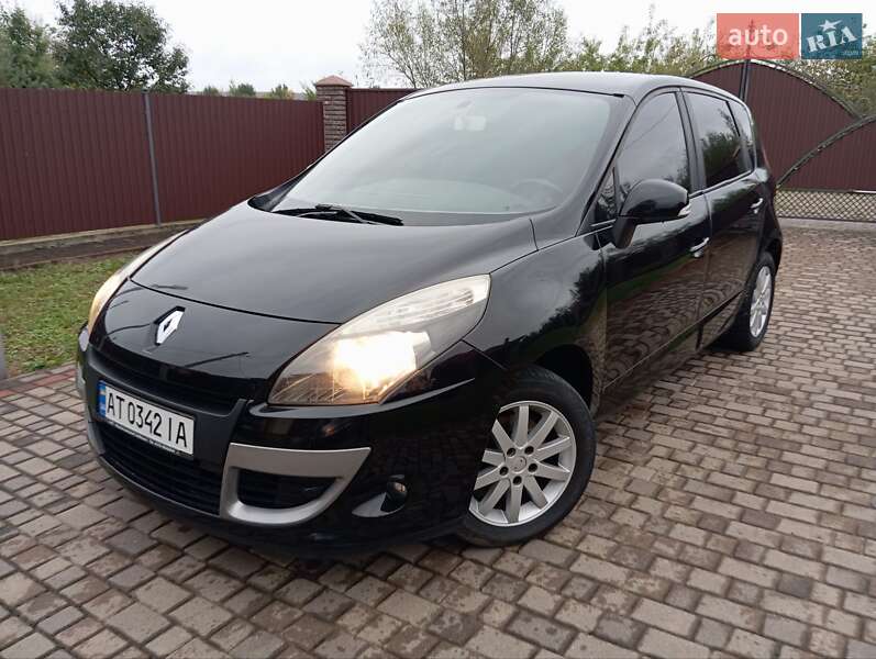 Минивэн Renault Scenic 2011 в Калуше