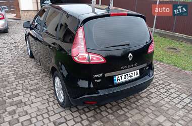 Минивэн Renault Scenic 2011 в 