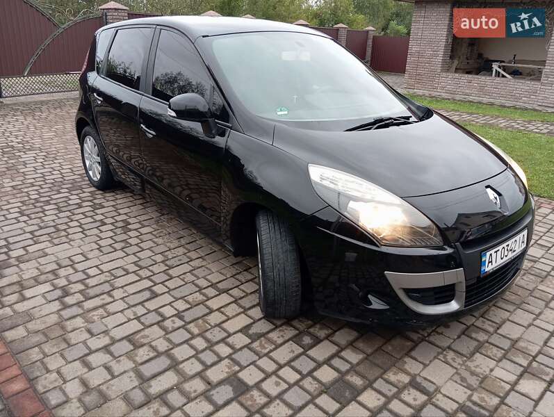 Минивэн Renault Scenic 2011 в Калуше