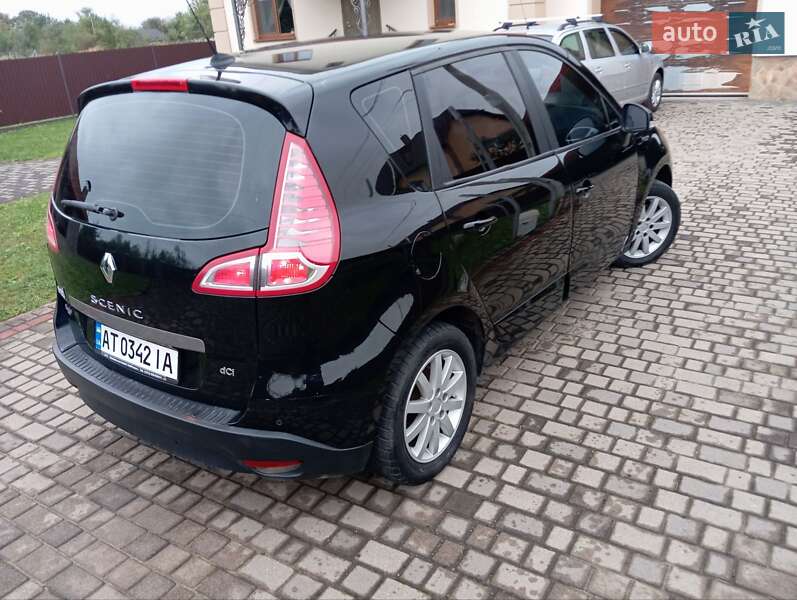Минивэн Renault Scenic 2011 в Калуше