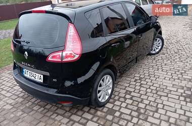 Минивэн Renault Scenic 2011 в 