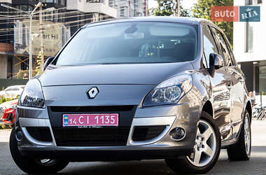 Минивэн Renault Scenic 2010 в 