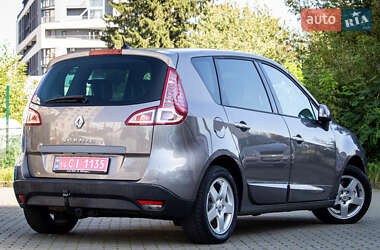 Минивэн Renault Scenic 2010 в 