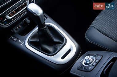 Минивэн Renault Scenic 2010 в 