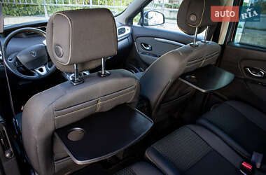 Минивэн Renault Scenic 2010 в 