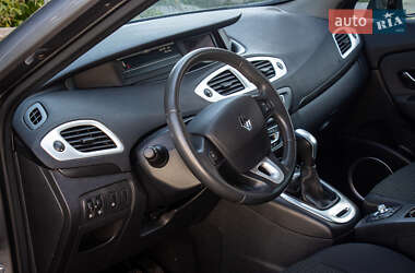 Минивэн Renault Scenic 2010 в 