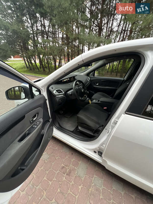 Минивэн Renault Scenic 2013 в Львове