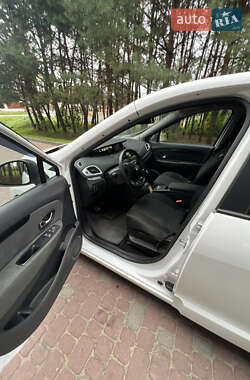 Минивэн Renault Scenic 2013 в 