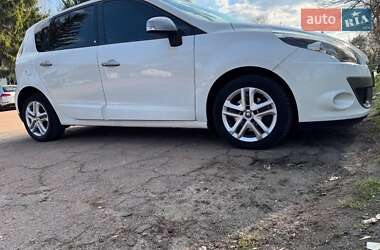 Мінівен Renault Scenic 2011 в Корсунь-Шевченківському