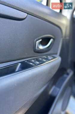 Минивэн Renault Scenic 2009 в 