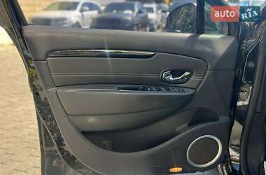 Минивэн Renault Scenic 2012 в 